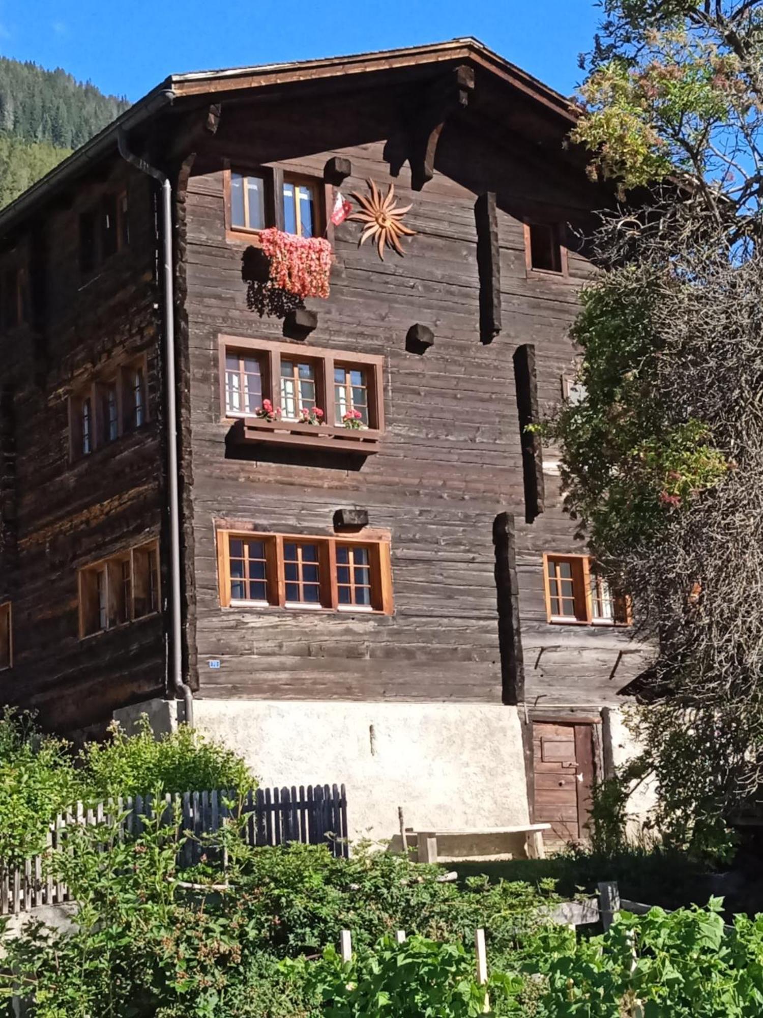 Heimeliges Walliserhaus Fiesch Luaran gambar