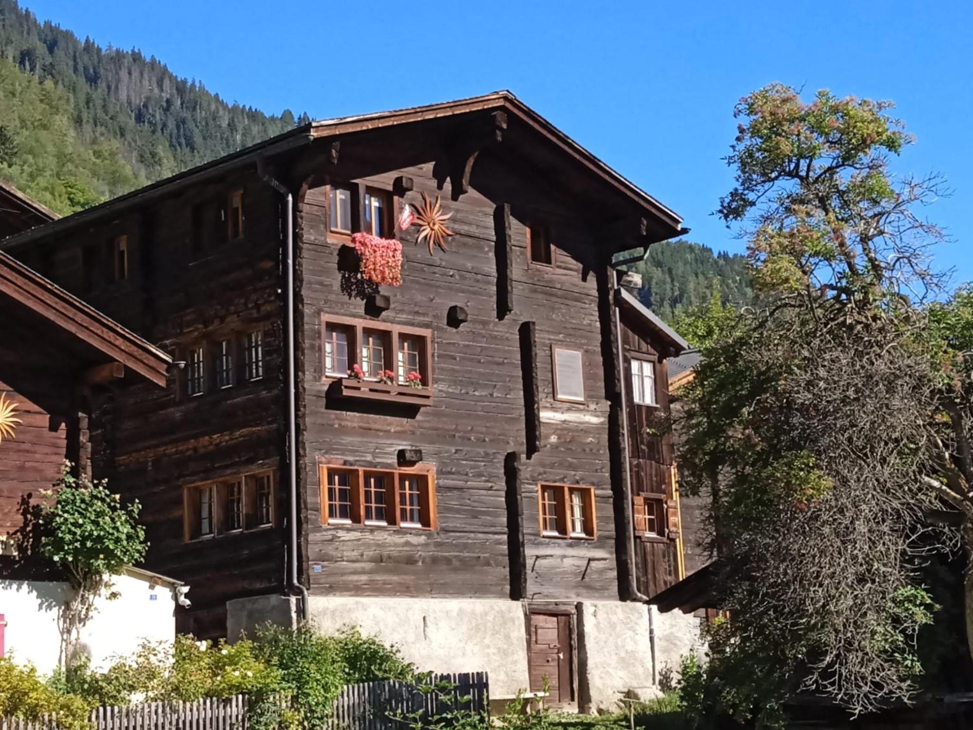 Heimeliges Walliserhaus Fiesch Luaran gambar